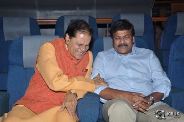 Chiranjeevi at Sachin Tendulkar Kadu Premiere Show